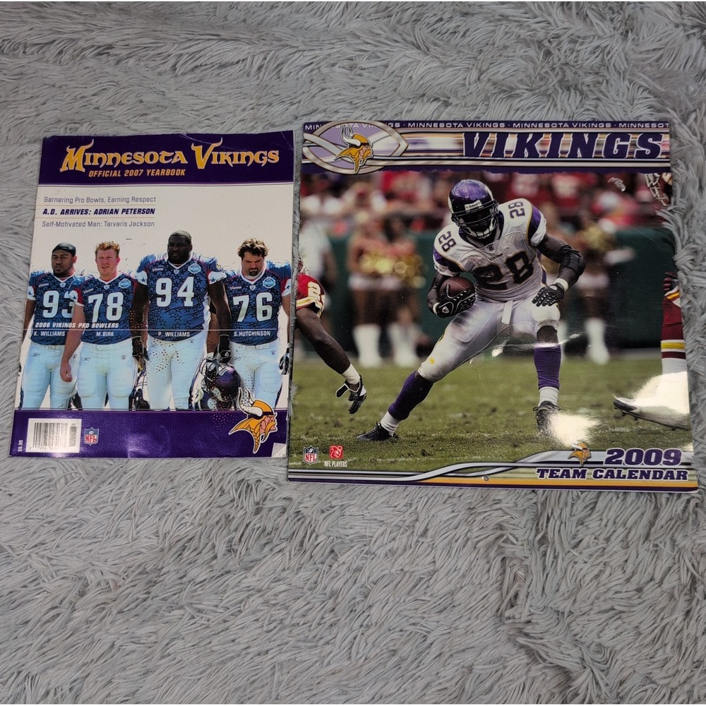 Minnesota‎ Vikings 2009 Calendar 2007 Yearbook Adrian Peterson NFL Football